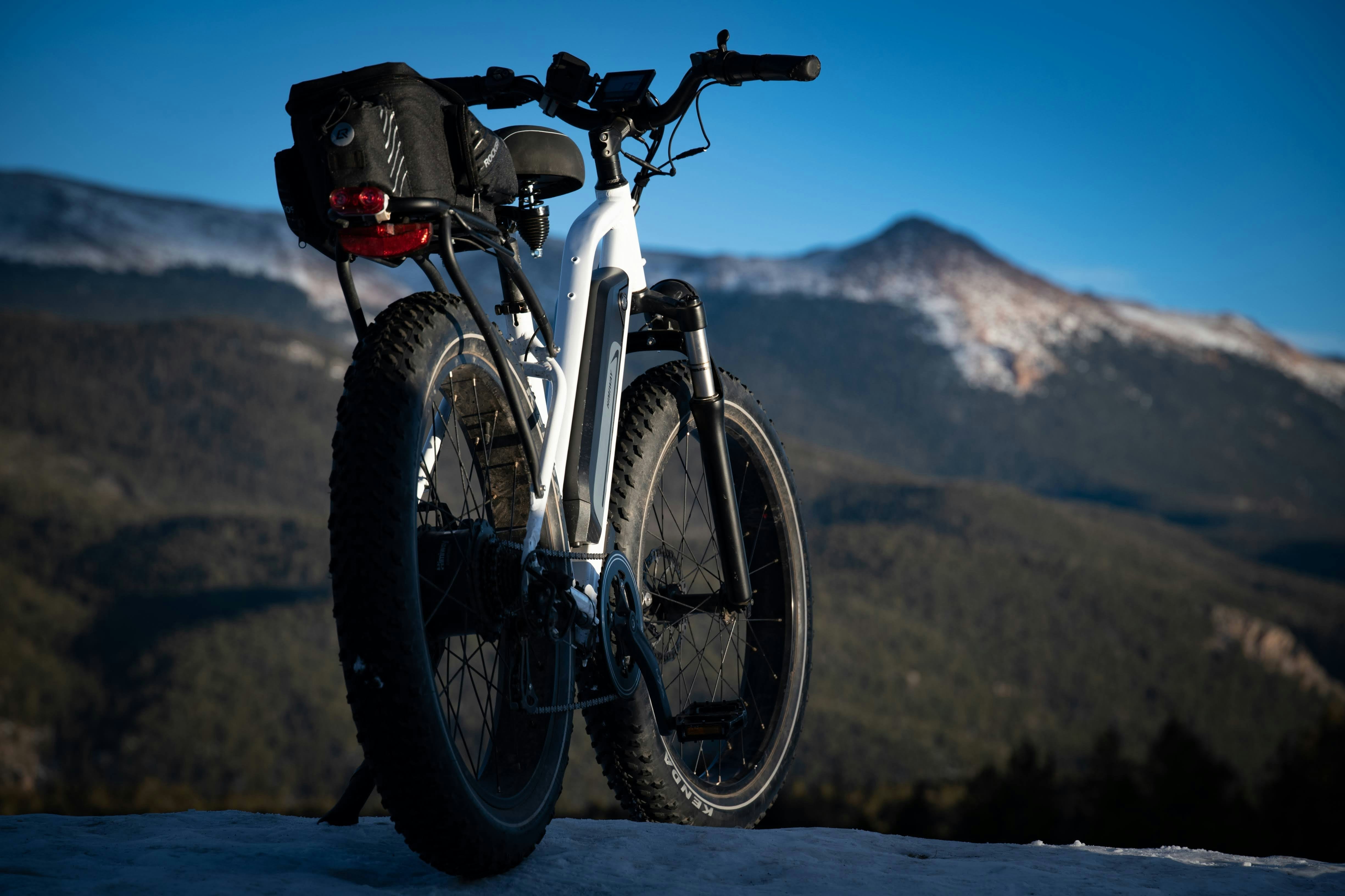 Why More and More People are Choosing an E-Bike